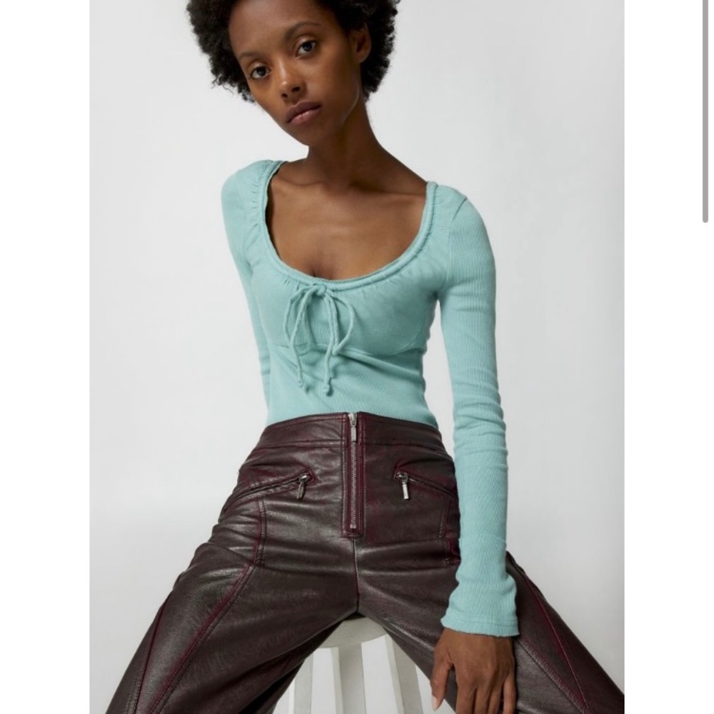 pretty as a portrait  Romantic Blouse